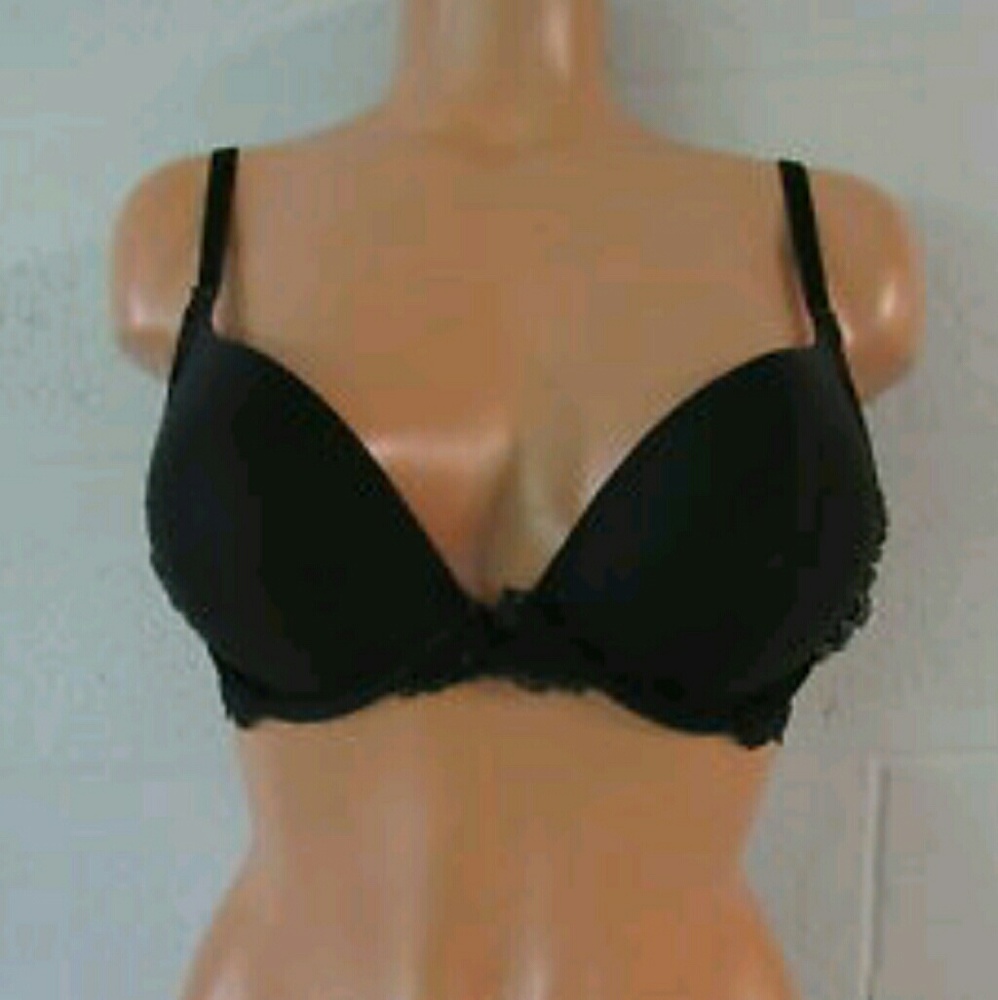 Black lace trim Victoria Secret bra 36D